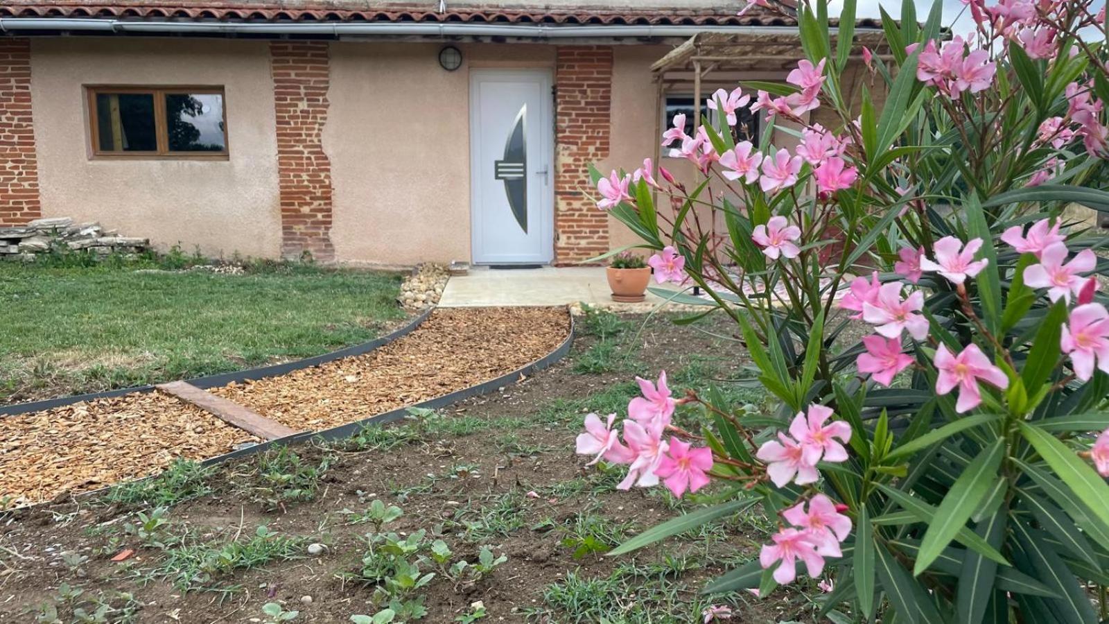 Le Gite De Cousal Esperce ภายนอก รูปภาพ